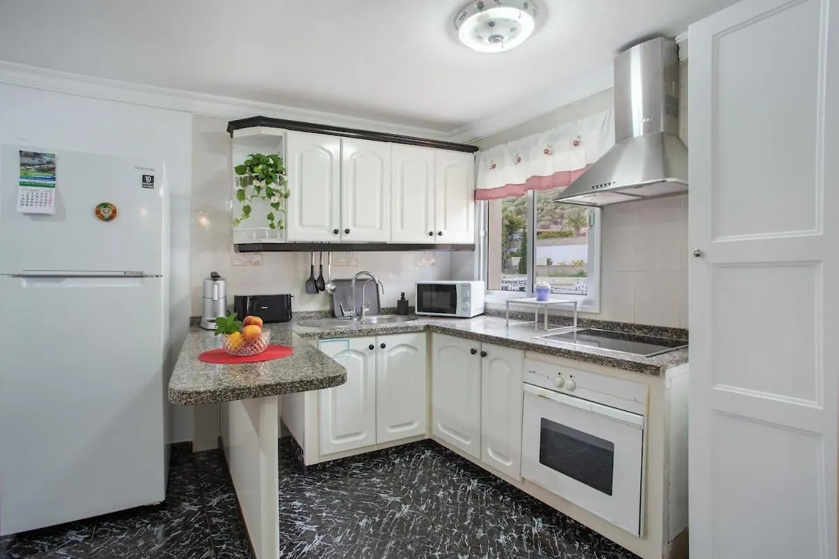 بيت للعطل فيلا Casa Haroldo كانديلاريا