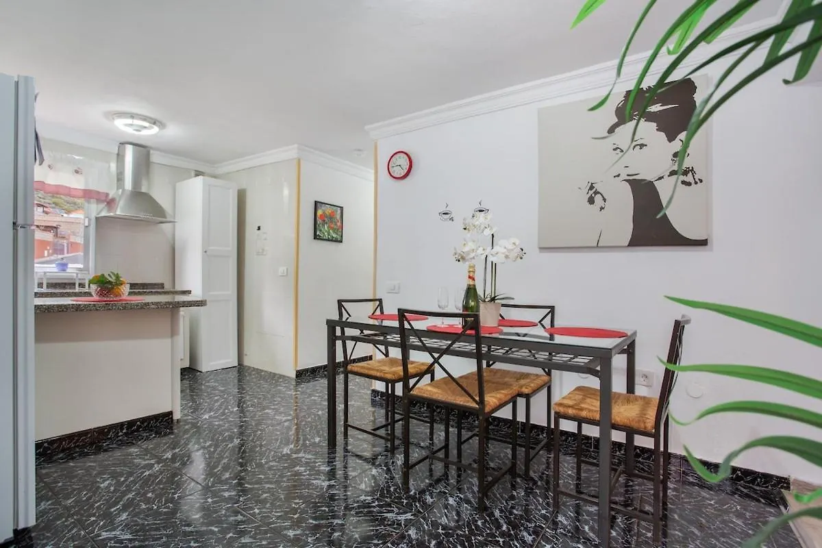 بيت للعطل فيلا Casa Haroldo كانديلاريا